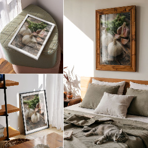 Decorative poster Garlic on a board