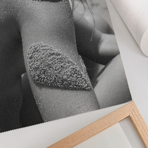 Poster Woman with sand