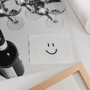 Wall print depicting wine glasses
