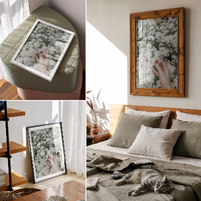 Wall print Flowers in hand