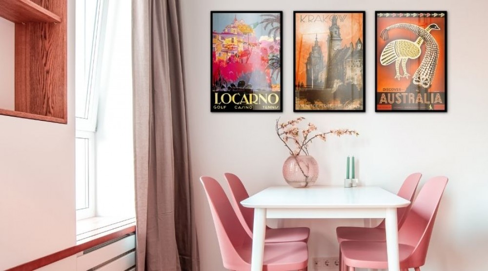 Vintage posters with travel motifs - how to create a gallery wall with soul?